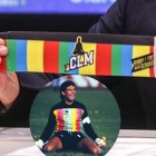 Carlos Luis Morales y los colores de su buzo quedaron para la enternidad.