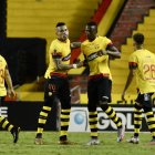 José Angulo (c) fue autor del único tanto, con el que Barcelona venció a Orense.