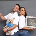 La comunicadora está dedicada a su restaurante. Junto a ella su esposo y Pichi.