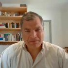 Rafael Correa observó y participó de la transmisión de la presentación del binomio.