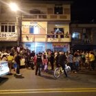 Los indicios balísticos quedaron esparcidos sobre la calzada hasta que llegó la policía.