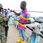 Fuerzas Armadas resguardan el malecón de San Lorenzo.