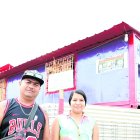 Darwin Vera Véliz y Andrea Mera Baños viven desde hace tres años en un container, el cual fue adecuado como una casa.

15 AGOSTO del 2020

GERARDO MENOSCAL

Agencia (ag-expreso)