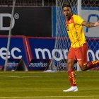 Sergio López festeja el gol que abrió el marcador.