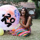 La artista de 23 años está feliz por su nuevo record.