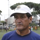 Julio César Rosero fue seleccionado ecuatoriano. Ahora es entrenador de fútbol.