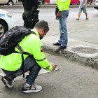 1. Un policía fotografió uno de los dientes de la víctima que quedó en el suelo. En el lugar también habían manchas de sangre. 

25 AGOSTO del 2020

GERARDO MENOSCAL

Agencia (ag-expreso)