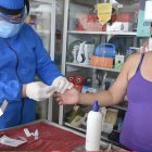 Se realizan las pruebas rápidas en los comercios del cantón.
