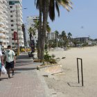 Dos drones vigilarán a los turistas, además de 150 agentes en los malecones de Salinas.