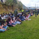 Los jóvenes fueron retenidos mientras se realizaban las investigaciones sobre el encuentro clandestino.