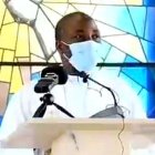 Instante previo a que el sacerdote muera en pleno púlpito.