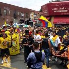La Sectima Oscura en las calles de Nueva York, el amarillo y negro presente.