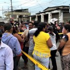 Familares del joven esperaban al levantamiento de su cadáver el viernes 4 de septiembre.