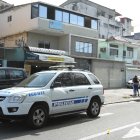 El negocio afectado está ubicado en las calles Pedro Pablo Gómez entre Tungurahua y Lizardo García. LA Policía legó al lugar