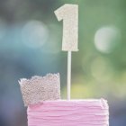 Debes celebrar con mucho amor y poco dinero.