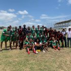 Castro es respetada por los jugadores de Calvi. Ella se considera una bendecida en medio de tantos hombres.