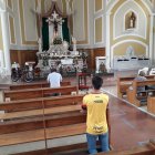 En la iglesia se  controló el aforo de los feligreses y que estos conserven las medidas de prevención.