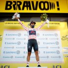 Richard Carapaz y la famosa camiseta de pepas del tour de Francia.