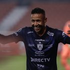 El panameño Gabriel Torres y su gol ante Flamengo.