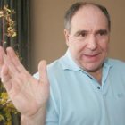 Según una publicación en el Twitter de Bucaram, estaría perdiendo la mano por una compresión de un nervio.