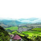 La parroquia se encuentra ubicada a 11.91 km de la ciudad de Quito, al suroccidente de la Cordillera de los Andes, a los pies del Guagua Pichincha.