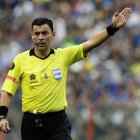 Roberto Tobar es conocido por invitar a pelear a los jugadores que le reclaman en los partidos