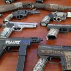 Parte de los pertrechos requisados a hampones y violentos en los últimos meses.