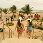 Una plaza gastronómica y un mirador son parte del atractivo de Playa Varadero.
