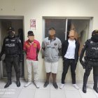 Los capturados se encontraban en poder de armas de fuego, específicamente revólveres.