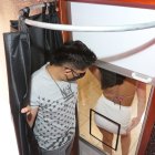 Este 'Glory hole' está sobre una lámina transparente.