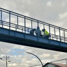 La mujer fue disuadida por agentes de tránsito.