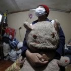 Este oso de peluche acompaña a Pamela por más de 40 años. Fue lo que se compró con su primer sueldo, cuando tenía 15 años.