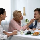 La mamitis en hombres es más frecuente y evidente, pero también se da en mujeres.