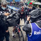 Narváez sufrió varios golpes en su cáida.