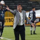 Fabián Bustos se justificó, tras la derrota ante Independiente del Valle en Copa Libertadores.