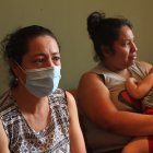 La mamá de la fallecida, Janina Guerrero, y su hermana, Madeleyne Jiménez, no pudieron contener las lágrimas al hablar de la tragedia.