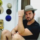 El cantante guayaquileño reaparece con un nuevo tema.