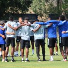 Emelec alista maletas para el juego en tierras argentinas, este jueves.