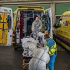 La constante llegada de pacientes ha saturado el hospital Infanta Leonor de Vallecas, en Madrid.