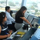 El personal de control de tráfico aéreo de los distintos aeropuertos del país estará pilas en este feriado.