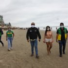 Los comuneros intensifican los llamados de atención para que los visitantes usen mascarillas y respeten el distanciamiento.