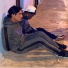 Los detenidos habían arrojado el cuchillo  cerca de una alcantarilla.