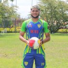 Abdías Aguirre hace historia en el fútbol de Papúa Nueva Guinea.