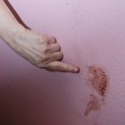 Una mancha de la sangre de Silvia quedó en las paredes del puesto de Rosa.

PERIODISTA : GELITZA ROBLES 

FECHA : 29/10/2020 

Agencia (ag-extra)