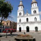 La campana fue colocada en la torre derecha de la iglesia de Santo Domingo.
