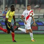 El defensa de la selección de Colombia, Dávinson Sánchez (i), estará en la visita a Ecuador.