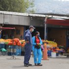 Dentro de los mercados los controles son minuciosos. En los exteriores la cosa cambia.