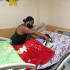 Miriam debe estar pendiente todo el día de su pequeño Jesús.