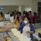 120 meriendas se entregan todos los miércoles en el Hospital del Niño. Tres veces al mes van a este centro médico y solo una a otra casa de salud.