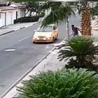 Luego del robo los pillos huyeron en un taxi amarillo, el mismo que fue ubicado en el sector comercial de La Bahía
